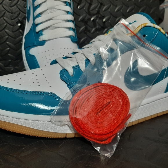 Air Jordan 1 low SE cyber teal 'Barcelona' DC6991-400 - Picture 4 of 10
